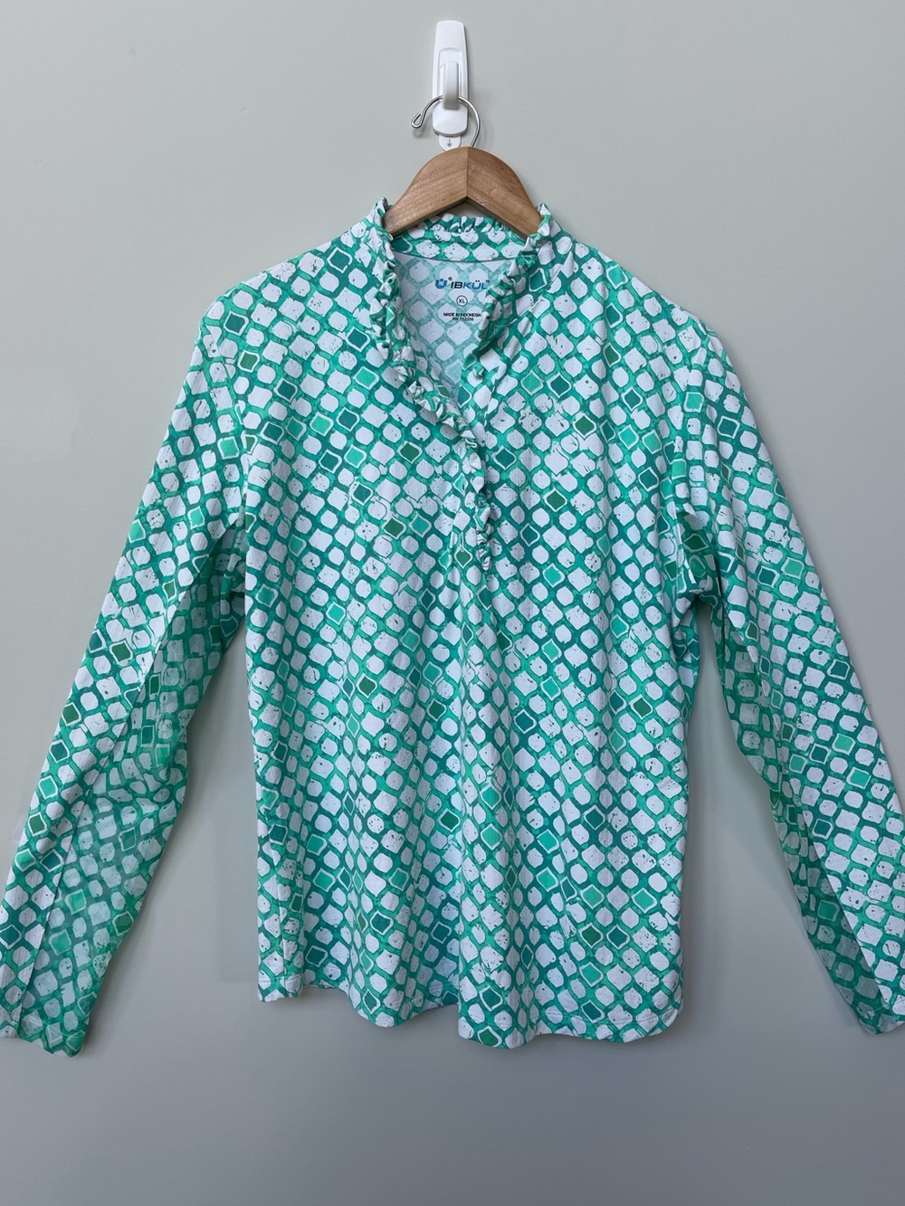 IBKUL | Caribbean Tiles Jade Long Sleeve Mesh Sides Top Golf Pickleball Tennis